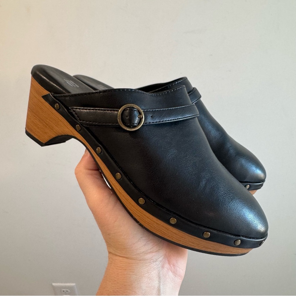 NWT Gap Black Faux Leather Clogs Size‎ 6